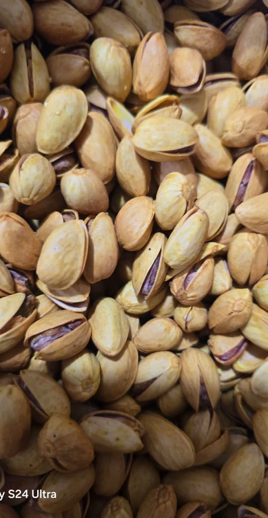 پسته احمداقایی