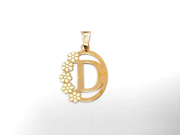 پلاک آویز طلای 18 عیار حرف D