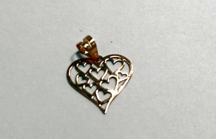 پلاک آویز طلای لیزری 18 عیار طرح قلب کد 18