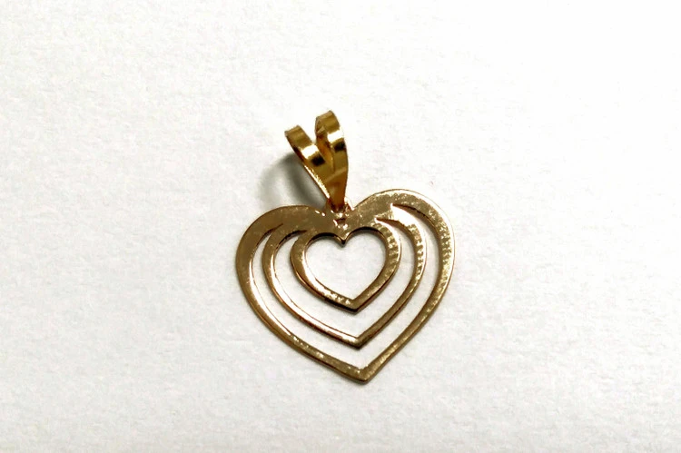 پلاک آویز طلای لیزری 18 عیار طرح قلب کد 20