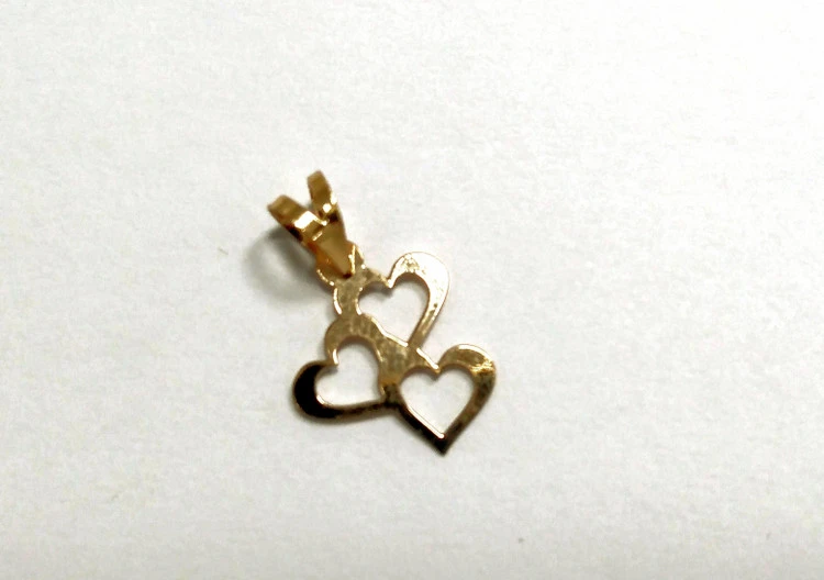 پلاک آویز طلای لیزری 18 عیار طرح قلب کد 24