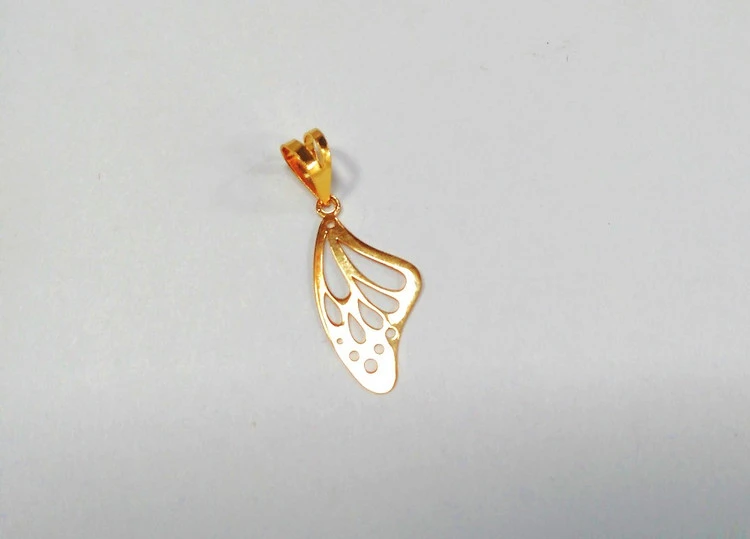 پلاک آویز طلای لیزری 18 عیار طرح پر پروانه کد 35
