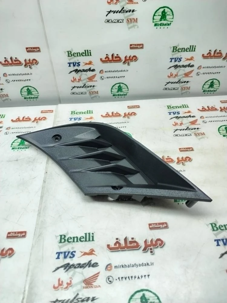پنجره بزرگ (قاب) کاور بادگیر موتور tvs راکس اصلی (سمت چپ)