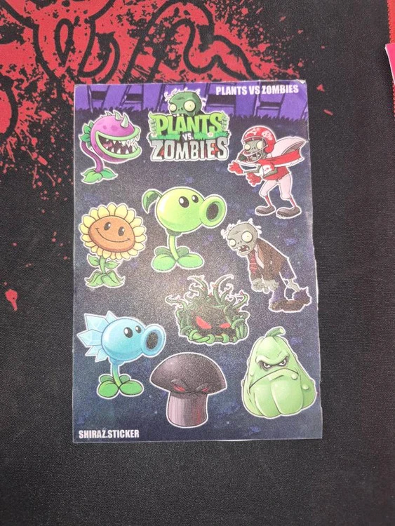 پک استیکر بازی plant zombie سایز a5 لمینت ضد اب و ضد خش