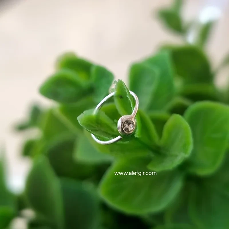 پیرسینگ بینی حلقه ای نقره تک نگین کد 250072