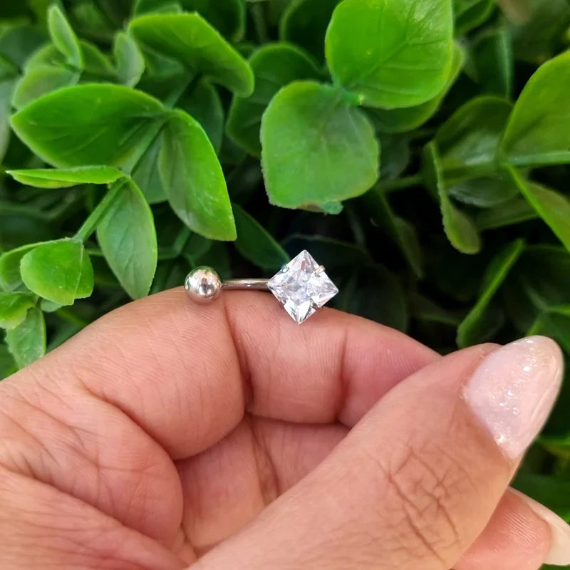 پیرسینگ ناف طرح مربع کد240298