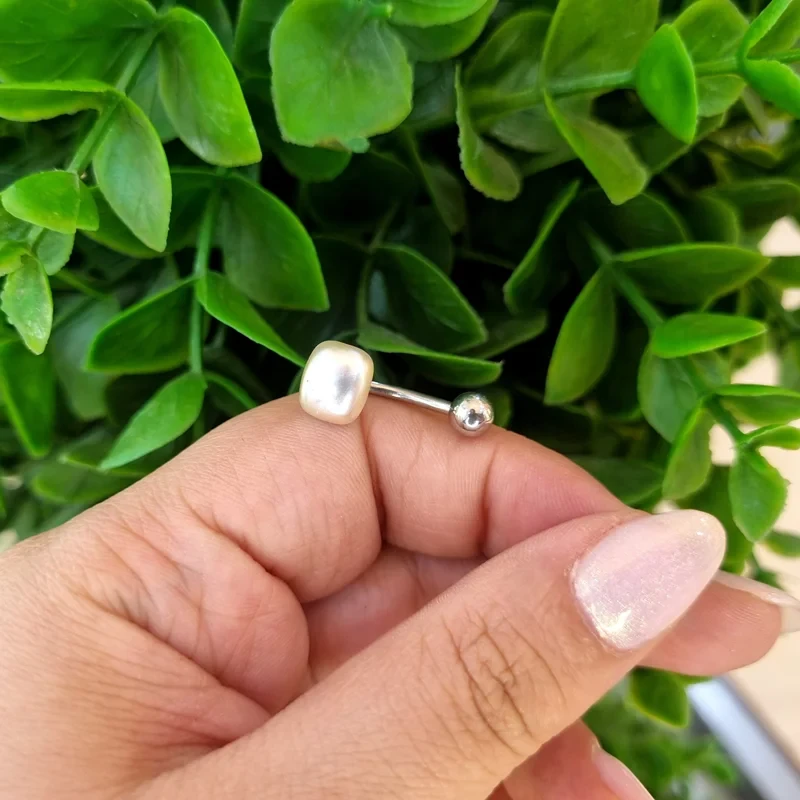پیرسینگ ناف طرح مروارید مربعی کد 240289