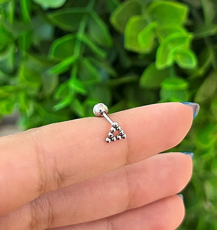 پیرسینگ گوش استیل مثلث رنگ نقره ای کد 240107