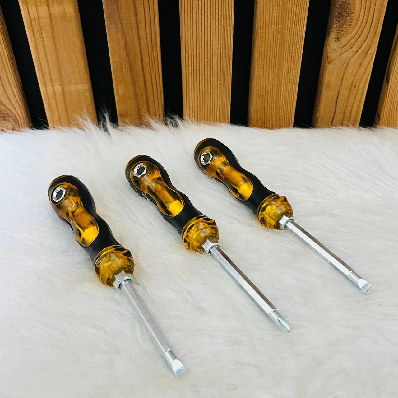 پیچ گوشتی دو سر دسته زرد