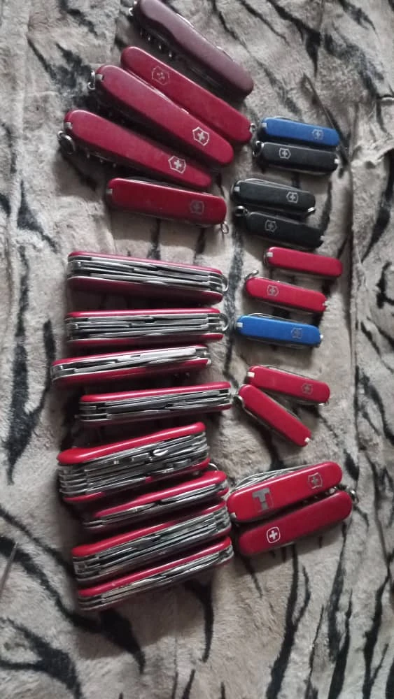 چاقو سویسی