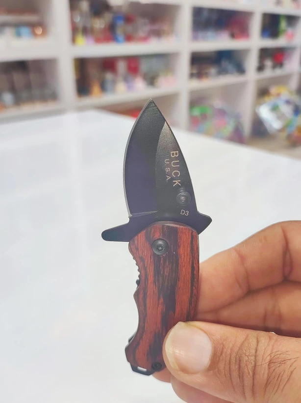 چاقوی تیز و برنده BUCK D3