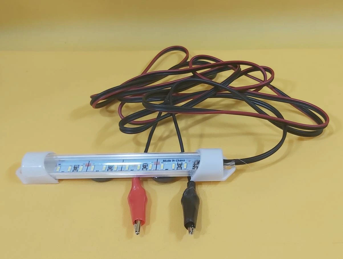 چراغ lED خطی ۱۲ ولت ۱۰سانتیمتری کسری مگنت دار گیره دار رنگ نور مهتابی >۳