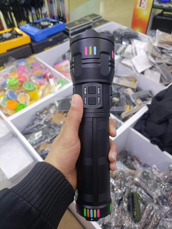 چراغ قوه شارژی حرفه‌ای AK177-C برد 3000 متر با زوم و پاوربانک