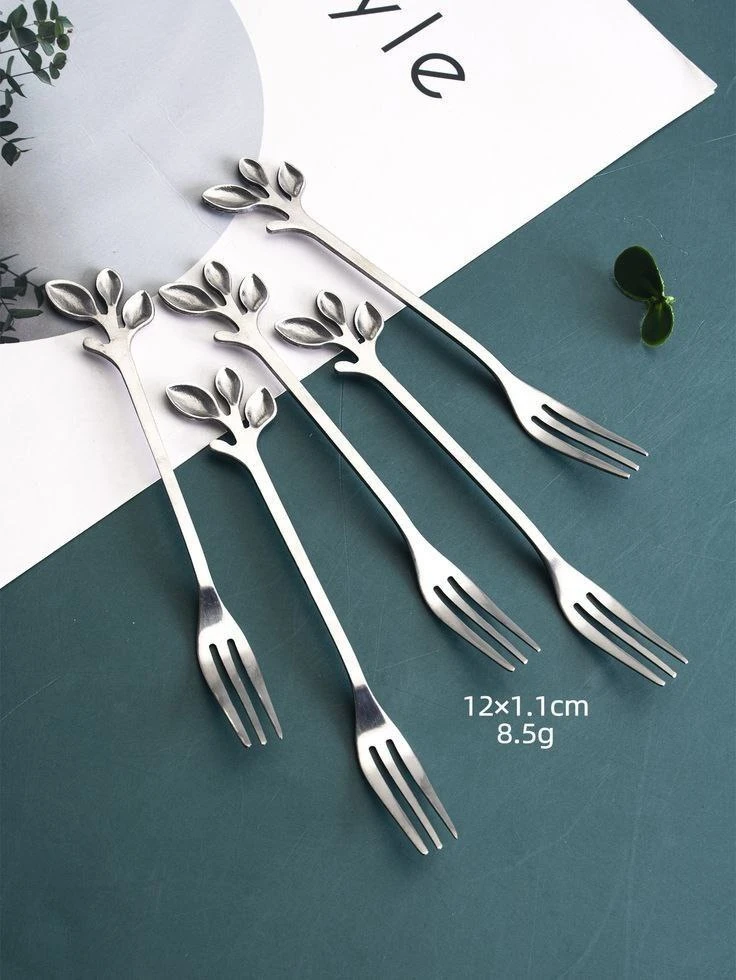 چنگال برگی نقره ای