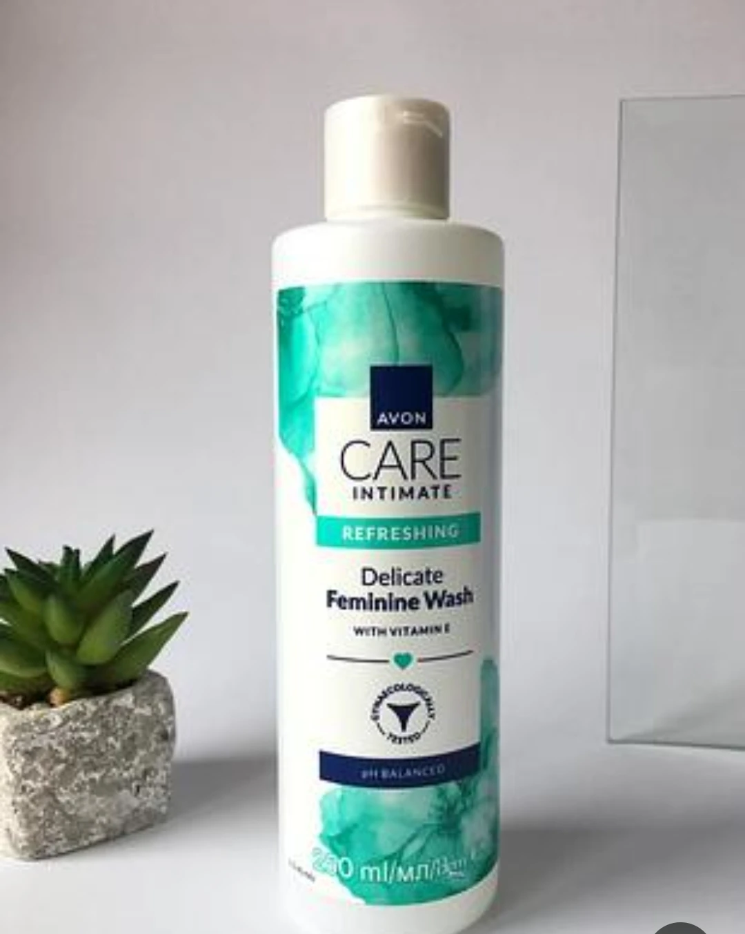 ژل بهداشتی بانوان آون مدل Intimate Refreshing ملایم و حاوی ویتامین E اورجینال