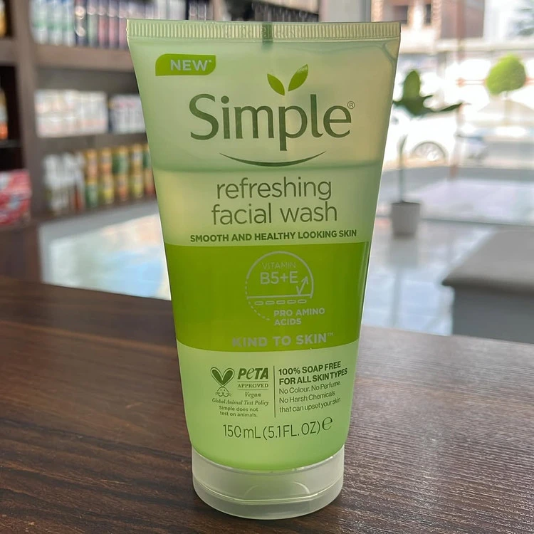 ژل شستشوی صورت شاداب‌کننده سیمپل (Simple Refreshing Facial Wash)