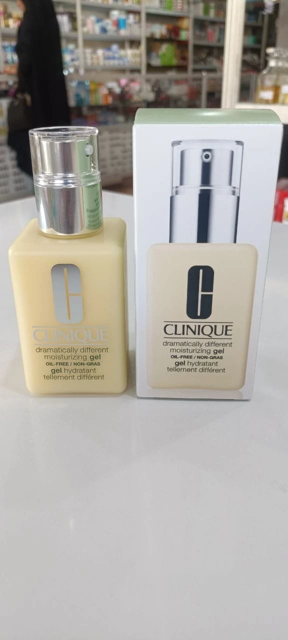 ژل مرطوب‌کننده مخصوص پوست چرب C.l.i.n.i.q.u.e Dramatically Different Moisturizing Gel
