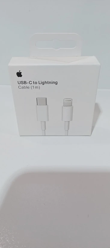 کابل شارژ اصلی اپل مدل USB-C به لایتنینگ (طول ۱ متر)
