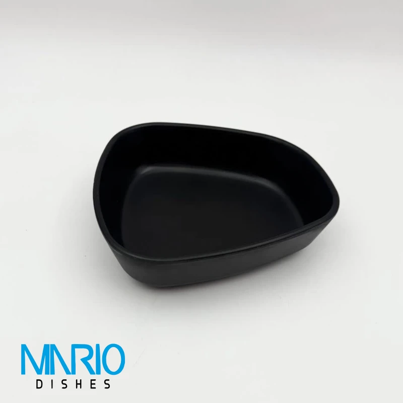 کاسه منحنی مشکی ملامین P03