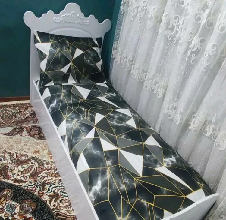 کاور تخت کش دوزی یک نفره طرح هندسی لوزی برند خوشنام هگمتان