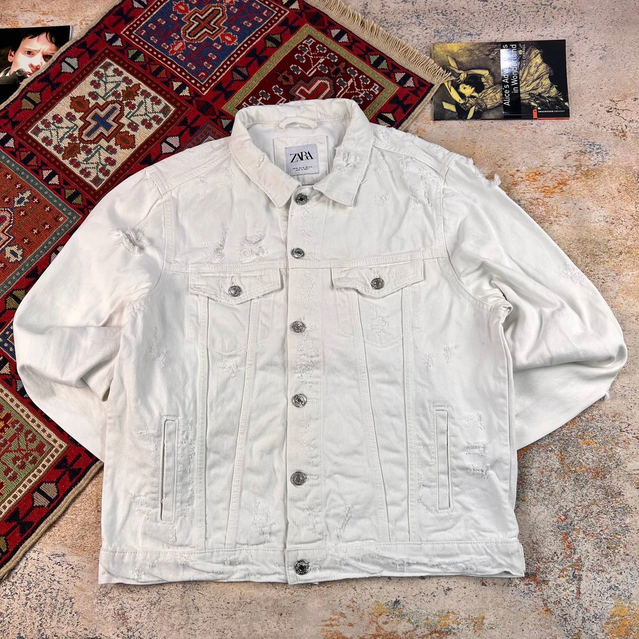 کاپشن جین سفید ZARA سایز XL | استوک اورجینال -استوک مارک‌ باز