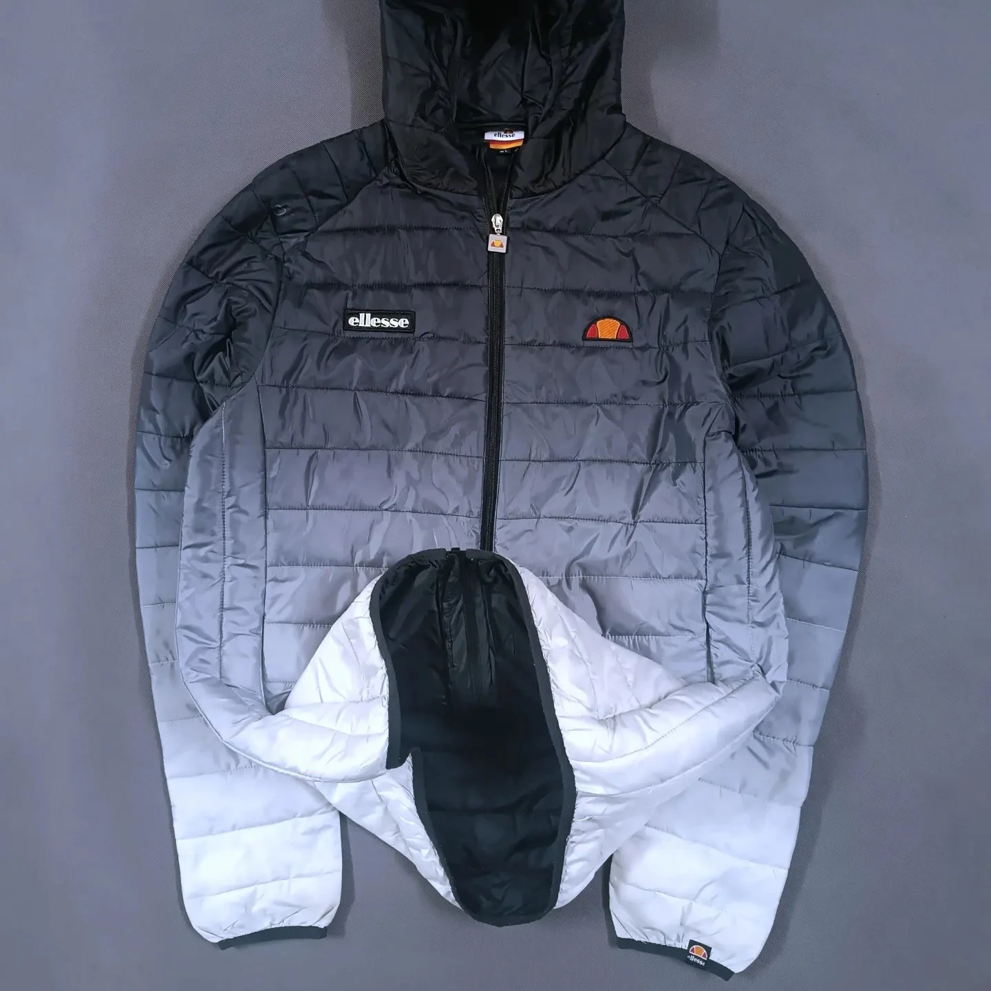 کاپشن لایت اورجینال برند معتبر و مشهور ellesse ایتالیا 🇮🇹