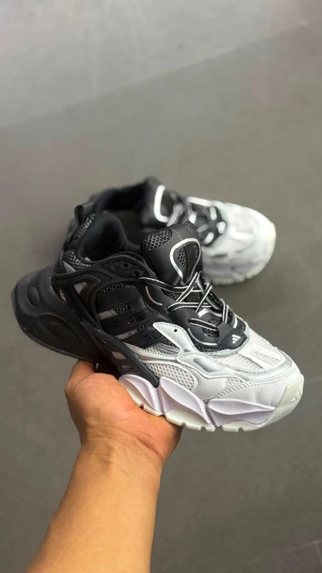 کتونی adidas وارداتی