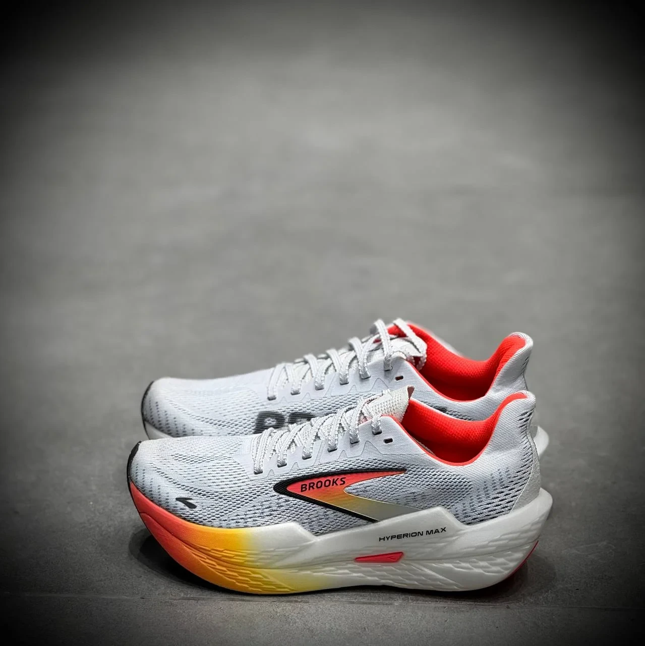 کتونی دویدن بروکس Brooks Hyperion max