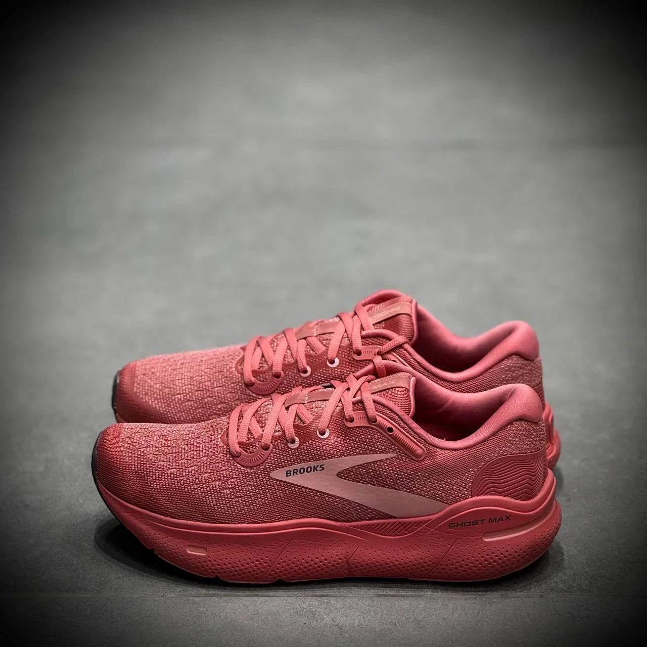 کتونی رانینگ بروکس Brooks Ghost Max-4