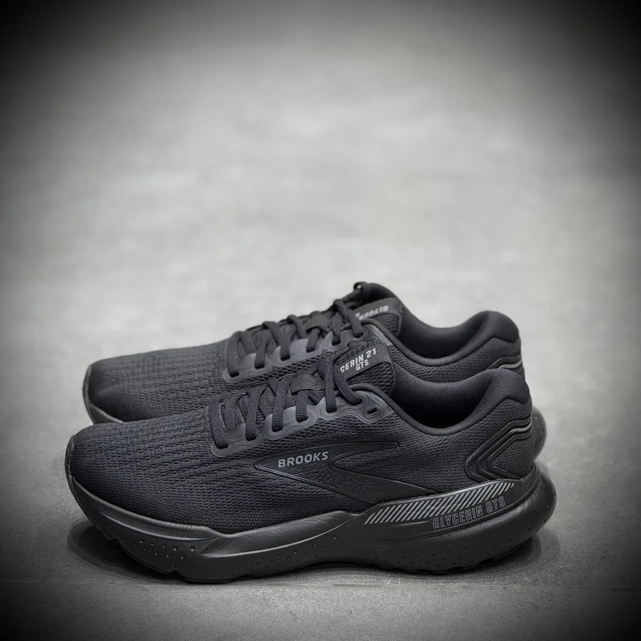 کتونی رانینگ بروکس Brooks Glycerin 21 Running Shoes-2