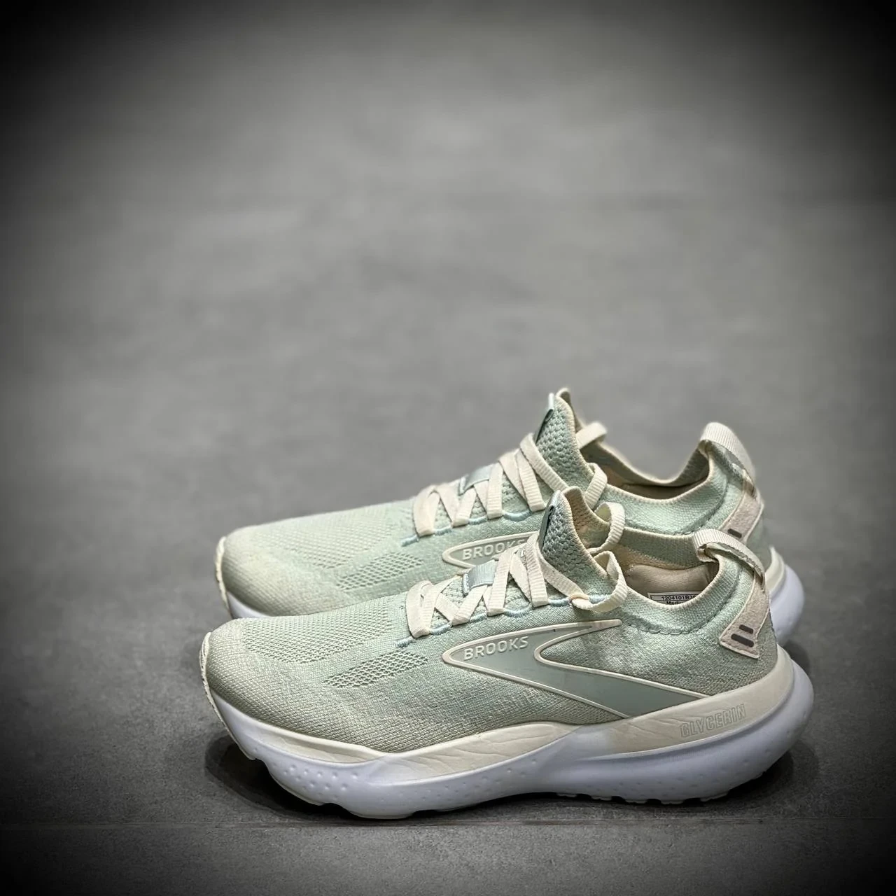 کتونی رانینگ بروکس Brooks Glycerin 21 Running Shoes-5