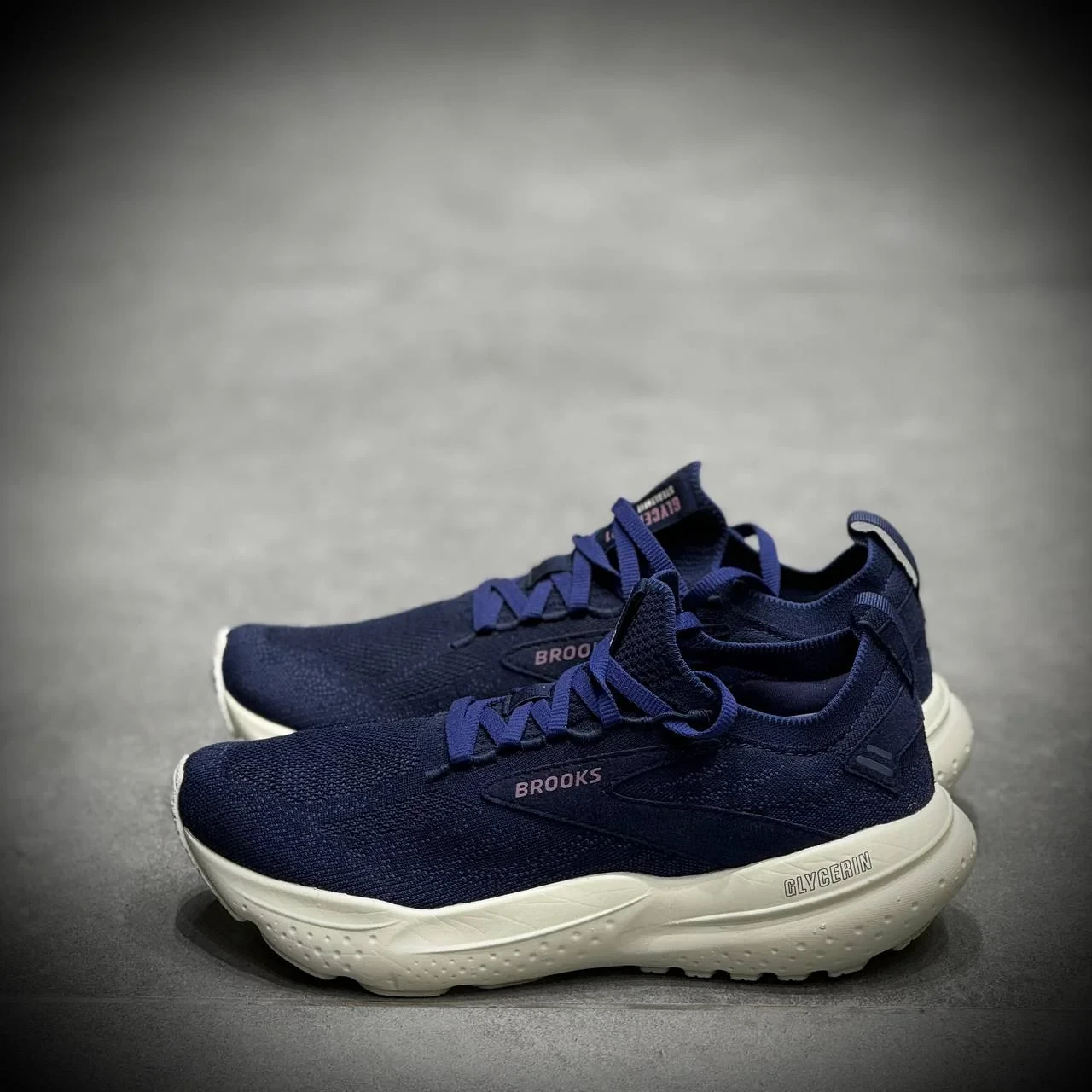 کتونی رانینگ بروکس Brooks Glycerin 21 Running Shoes-6