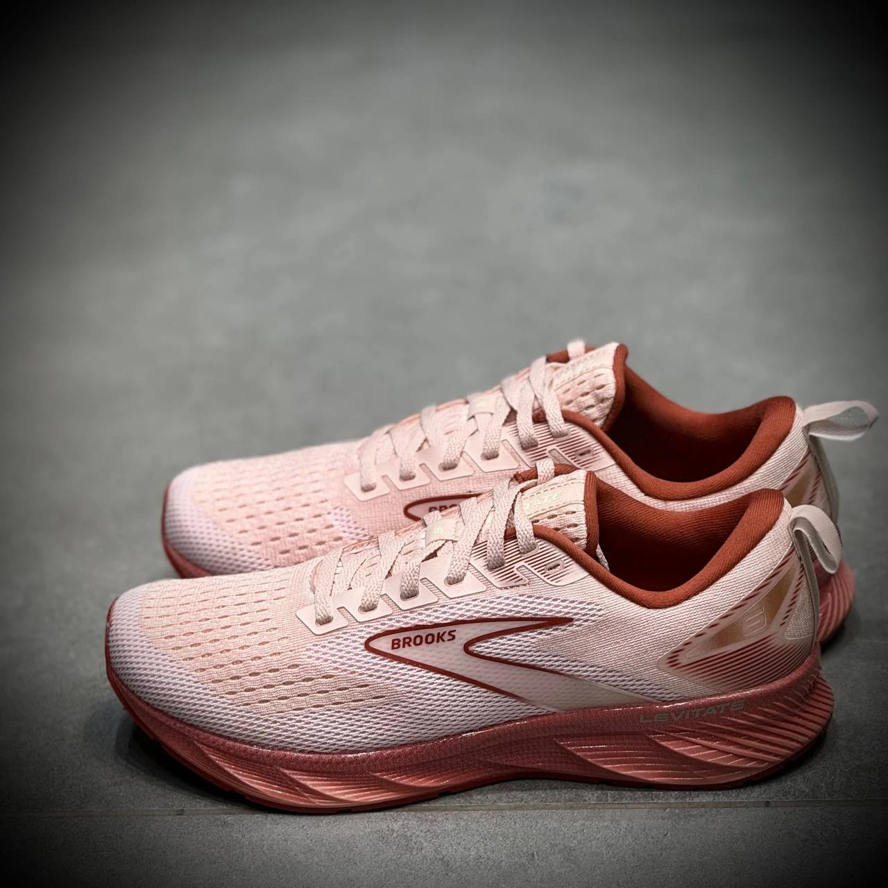 کتونی رانینگ بروکس brooks levitate 6-3