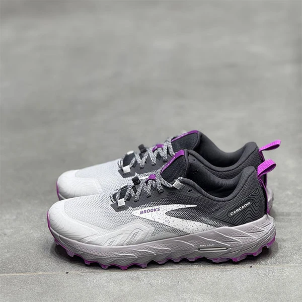 کتونی طبیعت گردی و پیاده رویی بروکس brooks cascadia 17-5