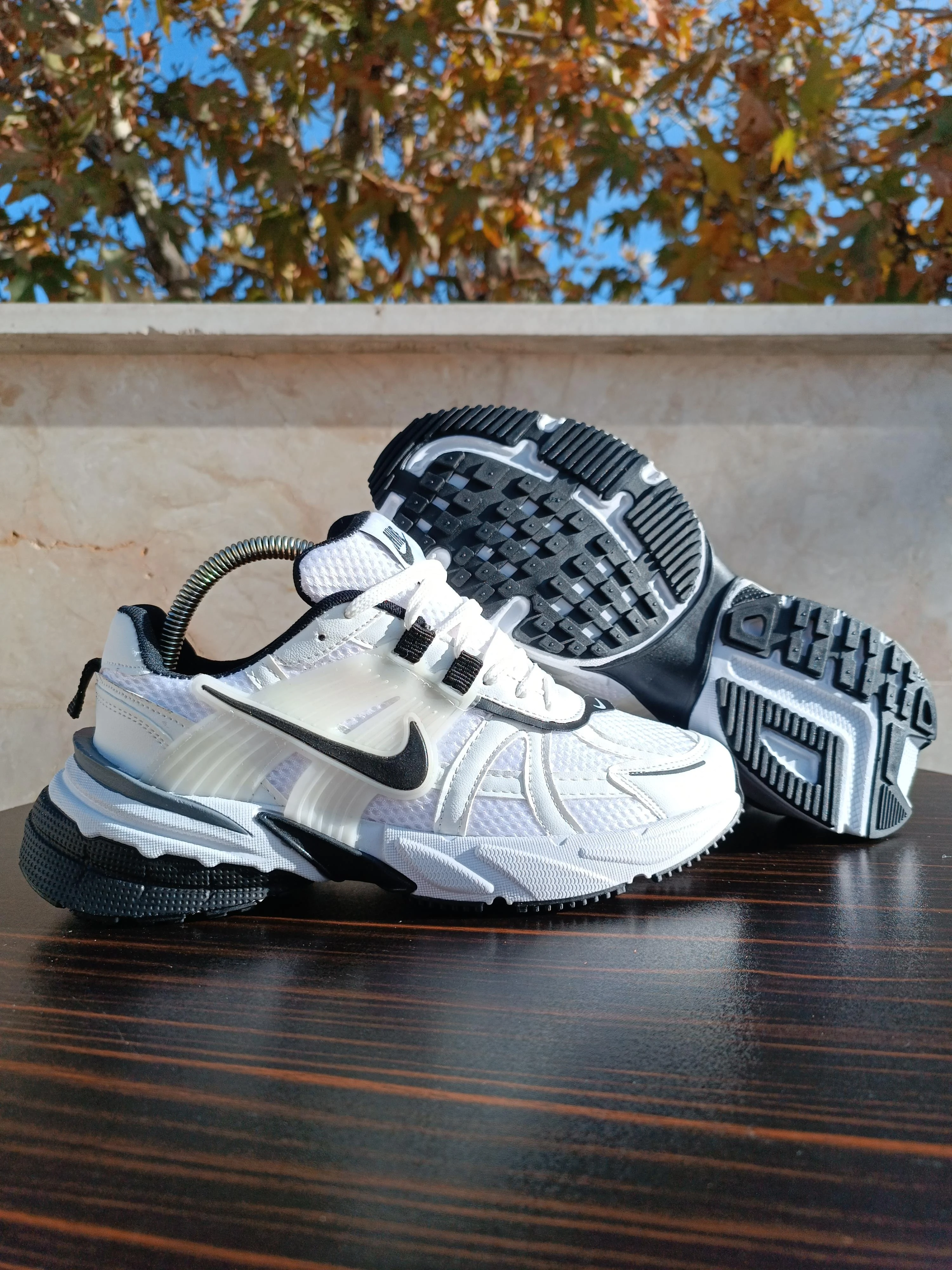 کتونی نایکی مدلv2k Run سایز 41 تا 44 مردانه