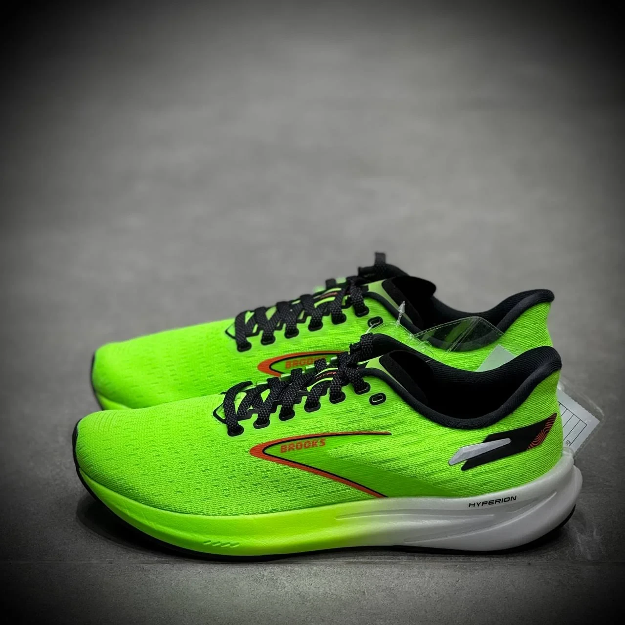 کتونی پیاده روی بروکس brooks hyperion-1