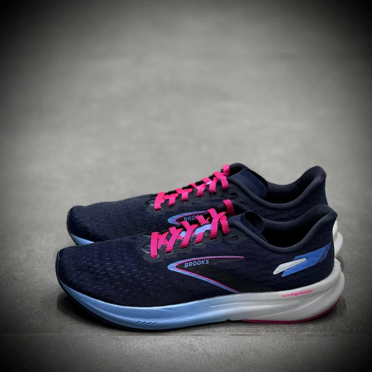 کتونی پیاده روی بروکس brooks hyperion-2