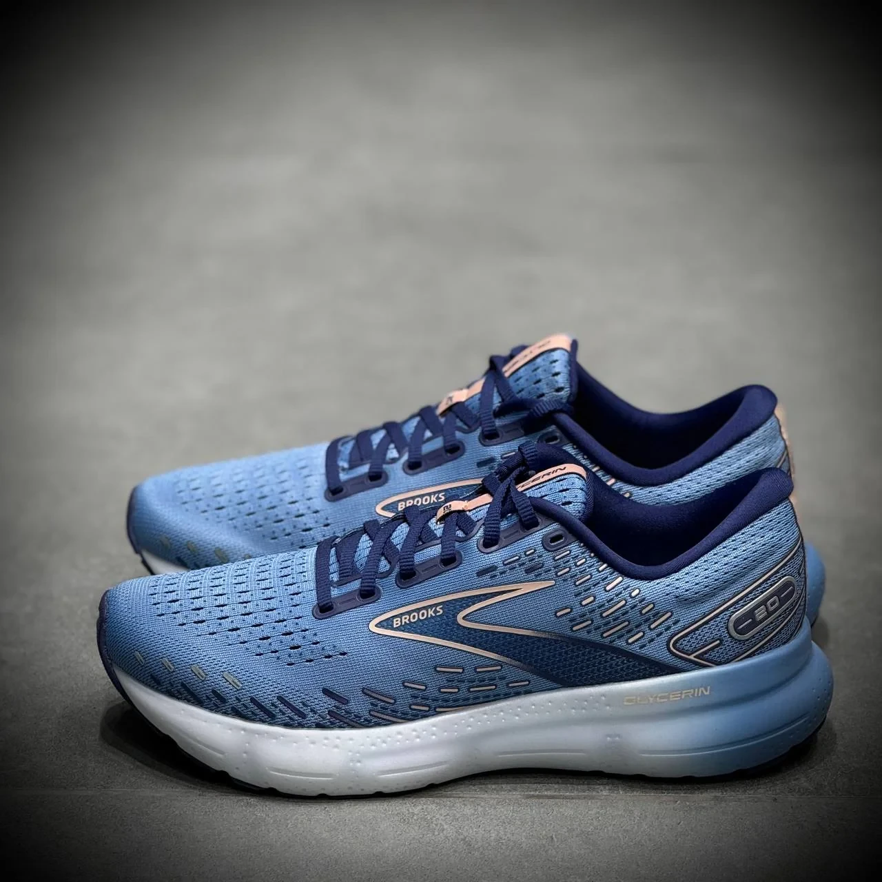 کتونی پیاده رویی بروکس Brooks glycerin 20-1