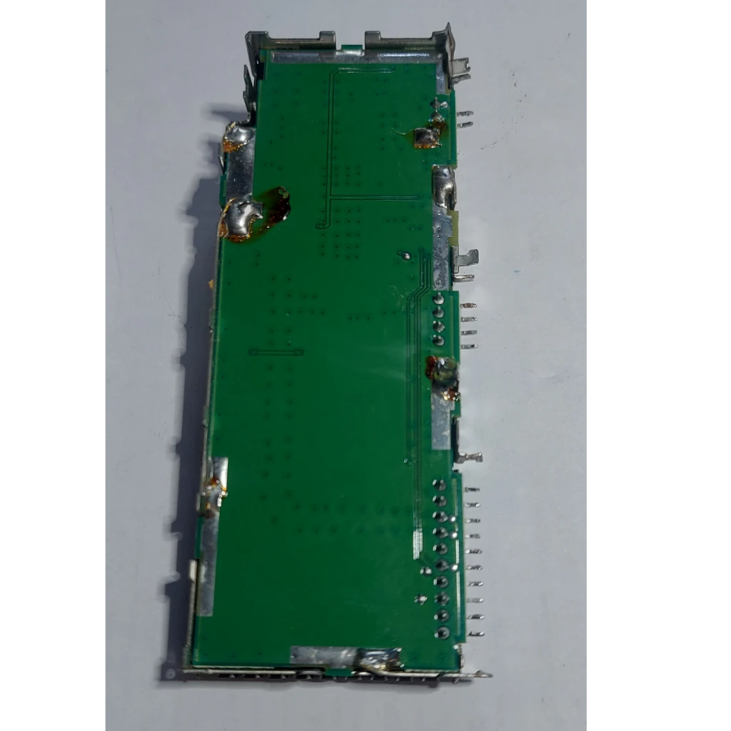 کد 218 # تیونر پخش ام وی ام CD6317/18E