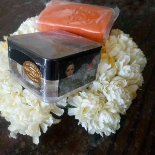 کرم اگوستابلک اگوستا