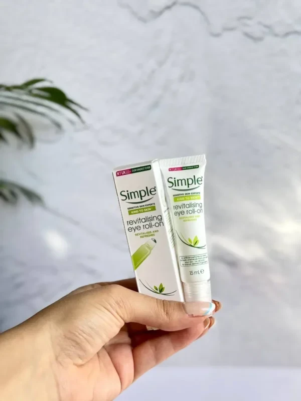 کرم دورچشم سیمپل SIMPLE REVITALISING EYE ROLL-ON