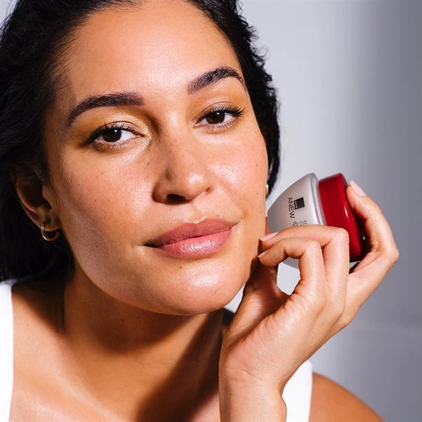 کرم روز آون مدل آنیو ریورسالیست دارای SPF 25 برای افراد 30 تا 45 سال اورجینال