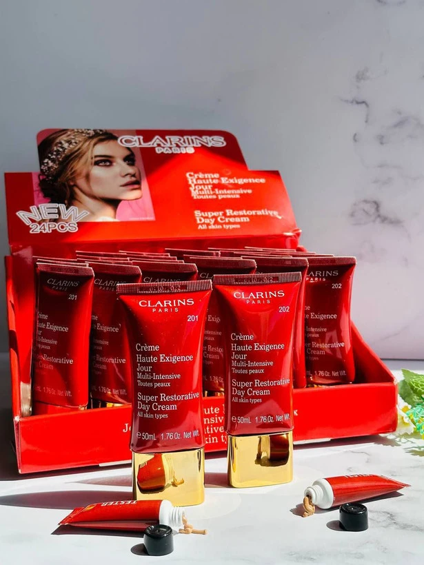کرم پودر clarins 150میل