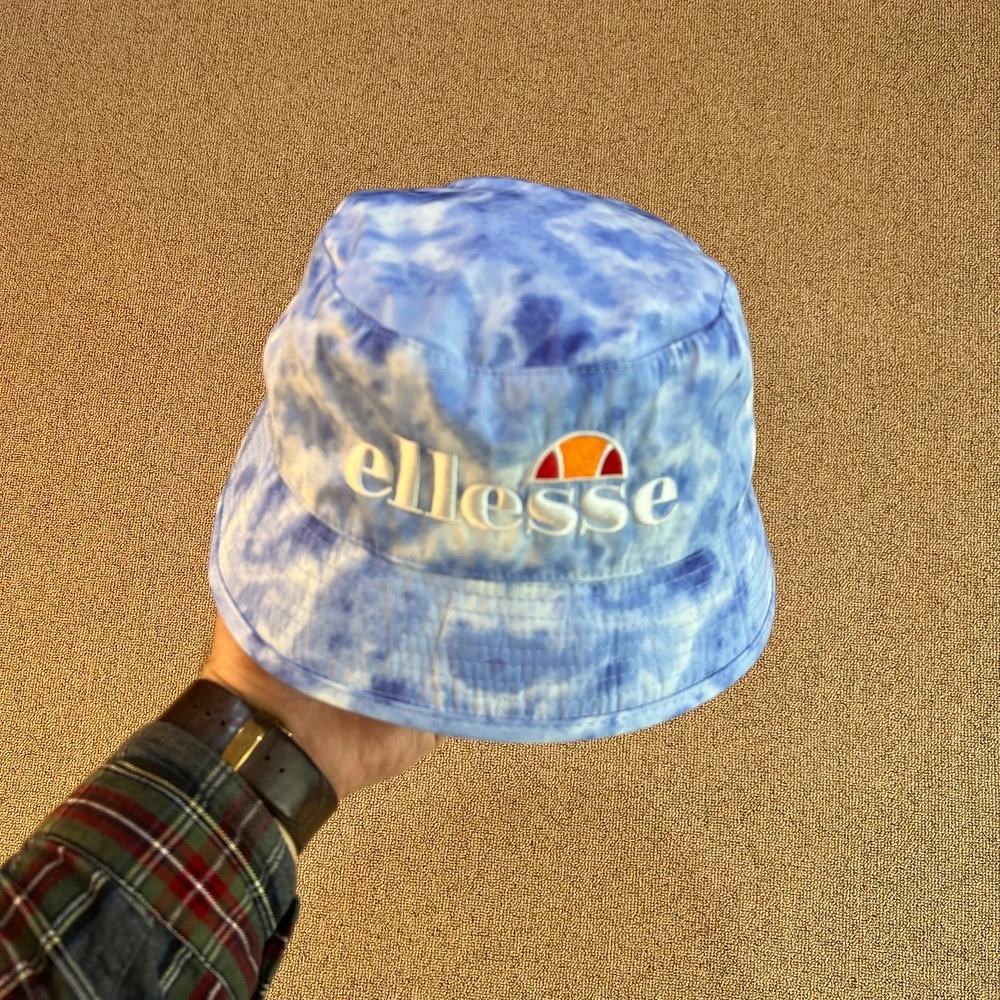 کلاه باکت استوک اورجینال- ellesse-مناسب طبیعتگردی-استوک مارکباز