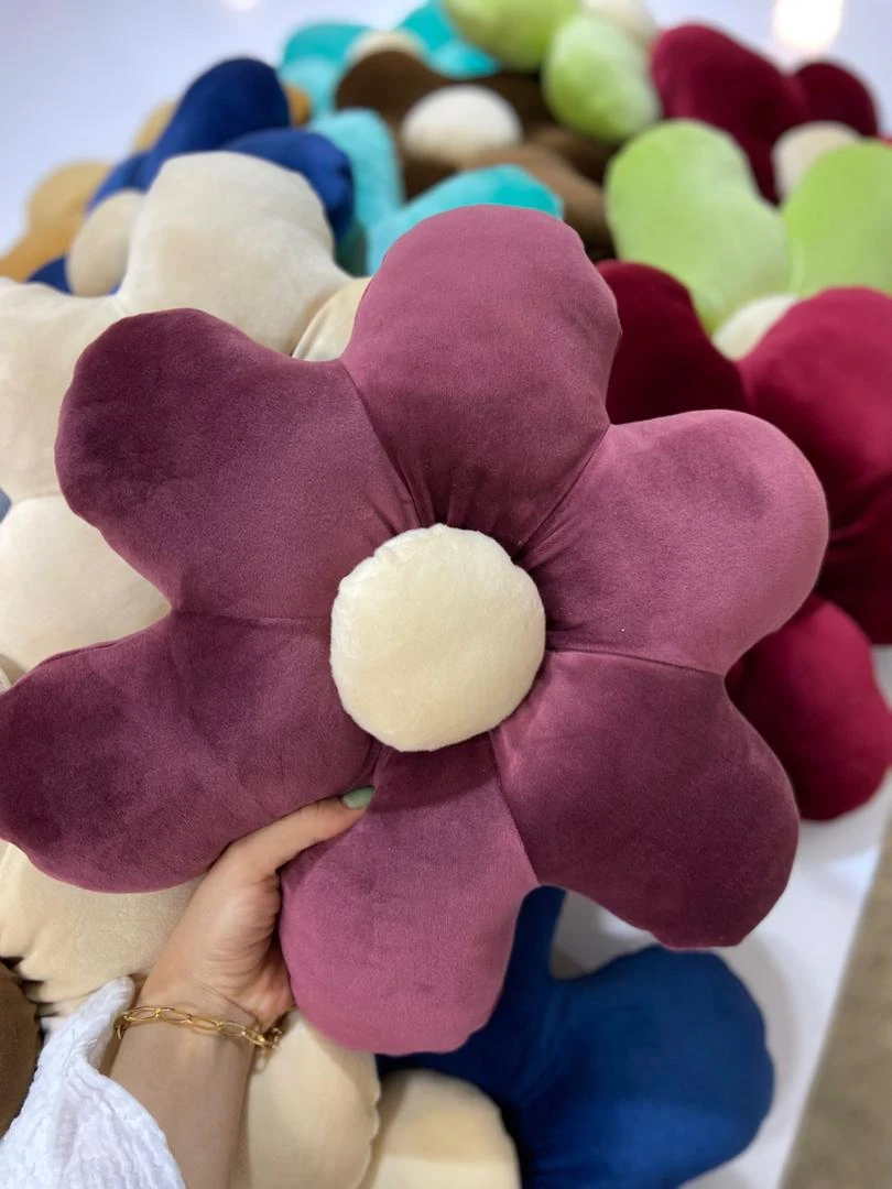 کوسن طرح گل مخمل وارداتی زرشکی