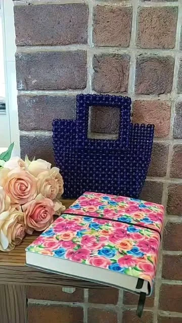 کیف دسته مکعبی مجلسی زنانه قابل سفارش در رنگ‌بندی و ابعاد مختلف