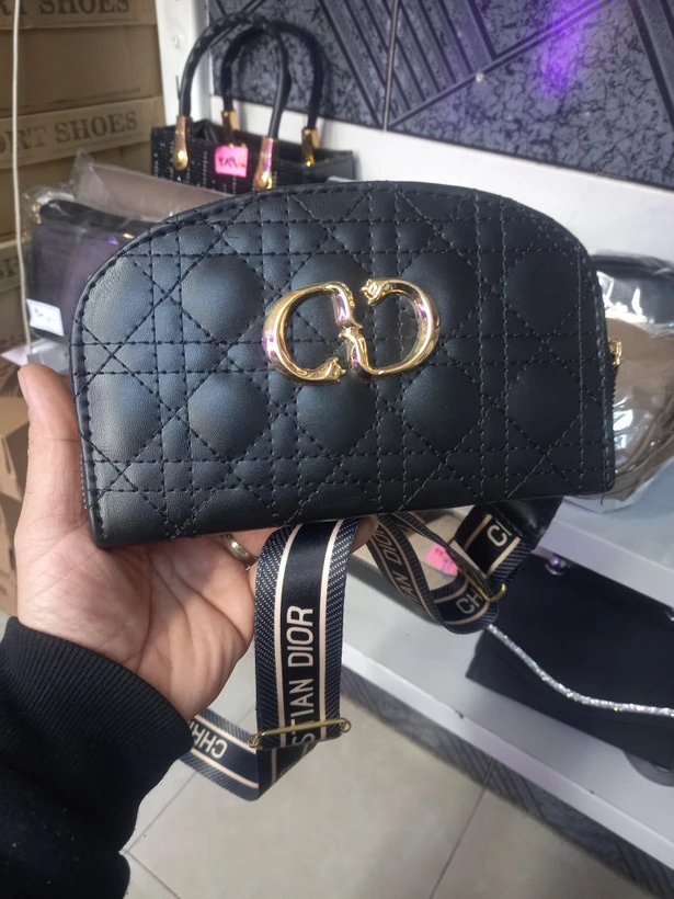 کیف دستی دوشی گلدوزی ۲زیپ ارسال رایگان