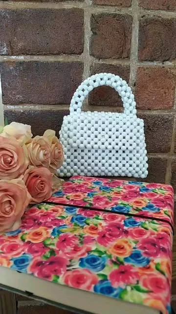 کیف مرواریدی دسته دار زنانه مختص استفاده روزمره