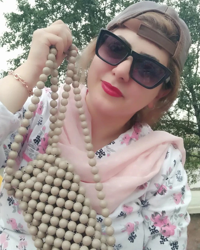 کیف مرواریدی مجلسی زنانه مناسب موبایل