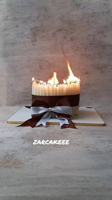 کیک شمع خامه وانیلی وزن 1کیلو ونیم